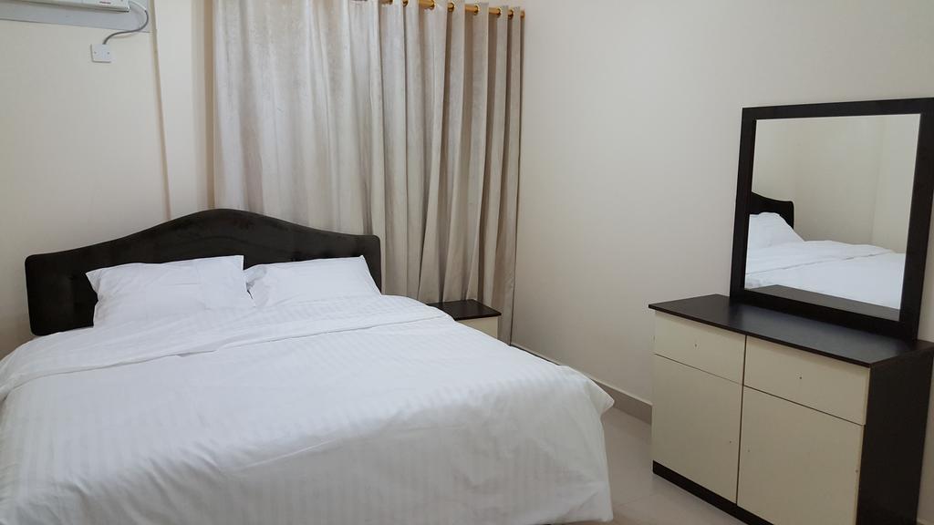 Golden Seasons Furnished Apartment Salalah Exterior photo