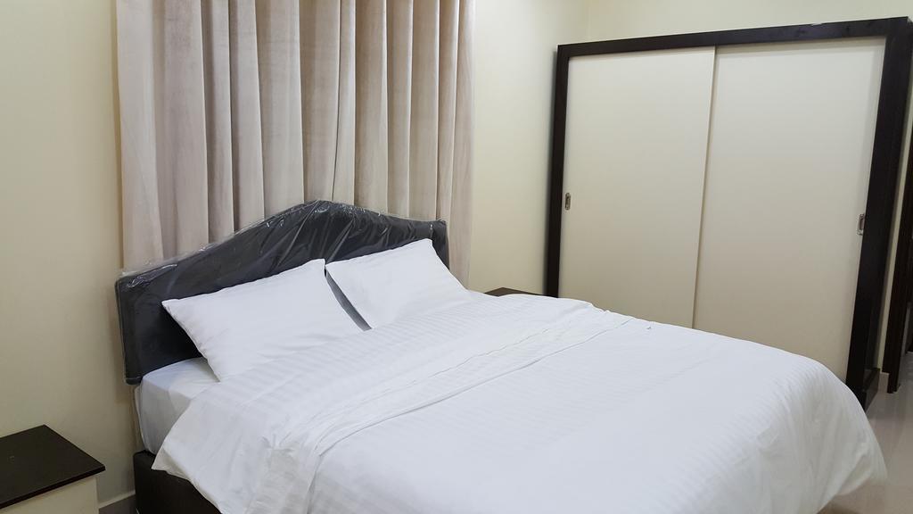 Golden Seasons Furnished Apartment Salalah Exterior photo